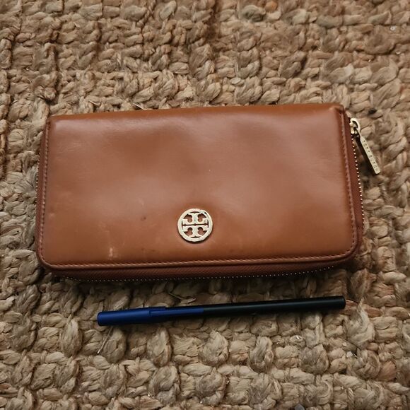 Tori Burch Wallet - Picture 6 of 6